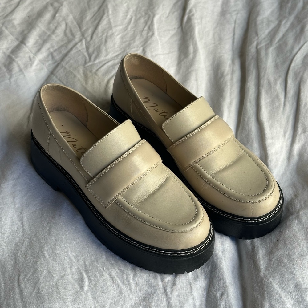 Matisse Frankie Cream Loafers with Black Soles